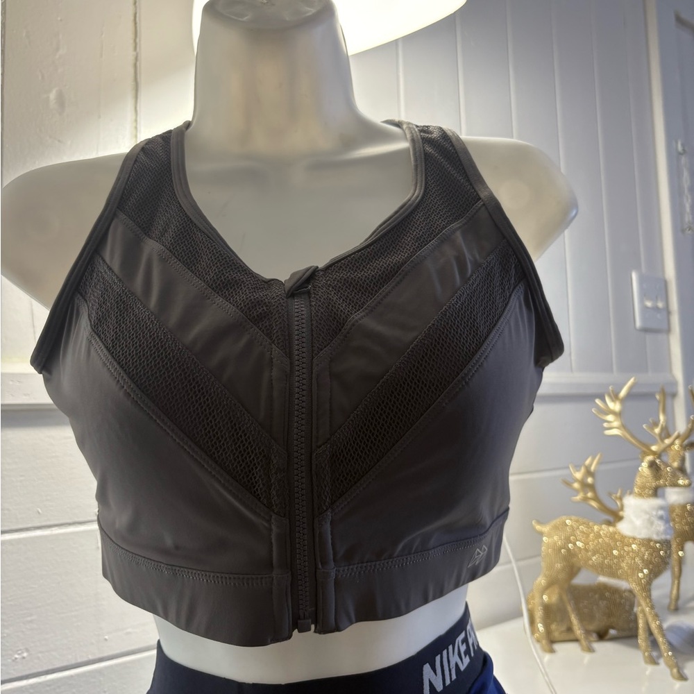 Black Sports Bra YVETTE